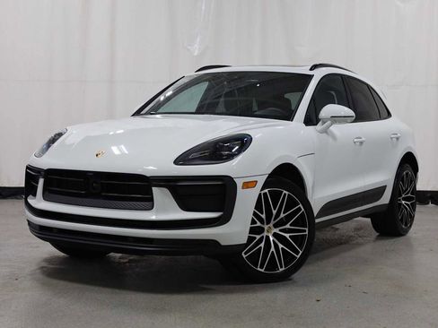 Certified 2026 Porsche Macan AWD/4WD image 1