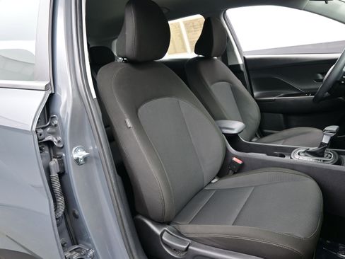 Used 2025 Hyundai Kona SE AWD/4WD image 13
