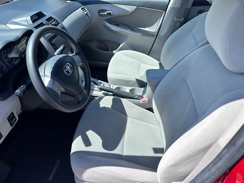 Used 2013 Toyota Corolla LE FWD image 5