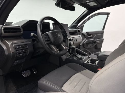 Used 2024 Toyota Tacoma TRD Sport w/ TRD Sport Upgrade Package image 10