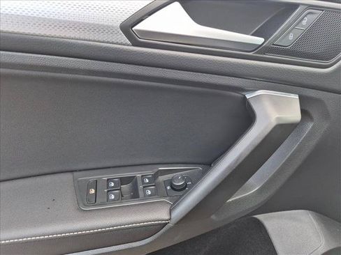 Used 2022 Volkswagen Tiguan S FWD image 11