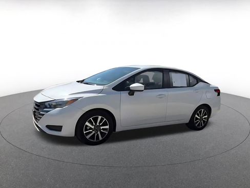 Used 2025 Nissan Versa SV FWD image 8
