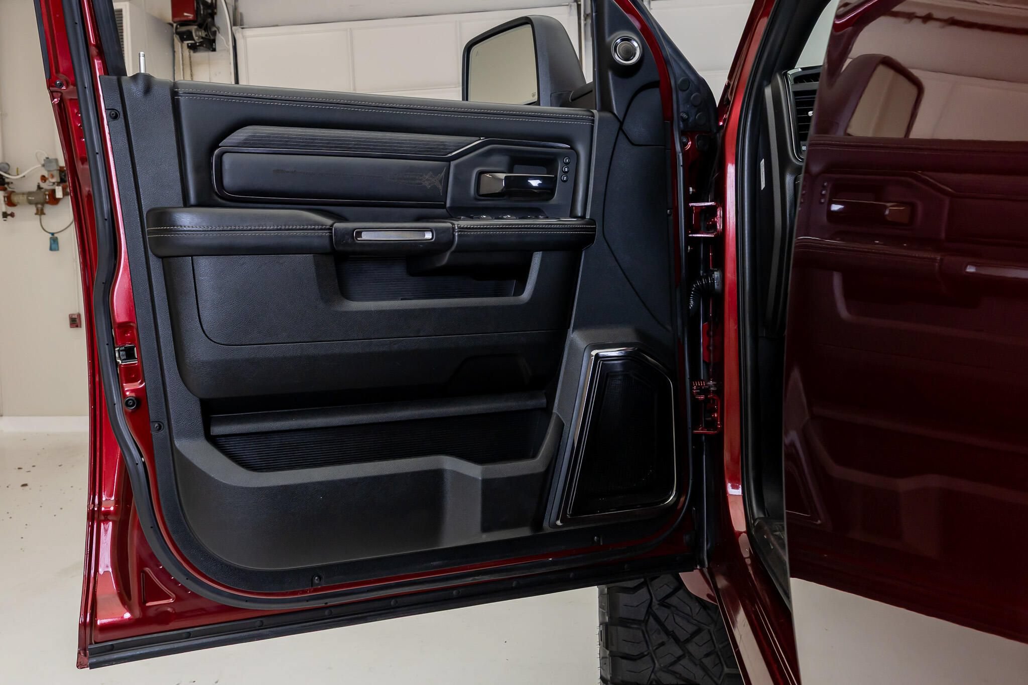 Used 2023 RAM 2500 Limited AWD/4WD image 33