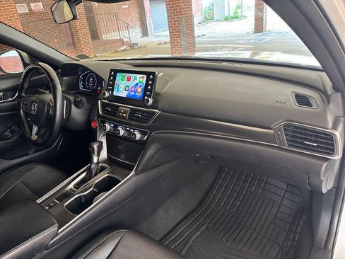 Used 2018 Honda Accord Sport image 20