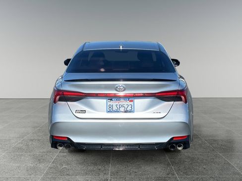 Used 2019 Toyota Avalon XSE w/ Preferred Accessory Package FWD image 4