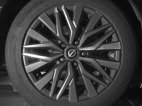 Used 2025 Nissan Altima 2.5 SV FWD image 15