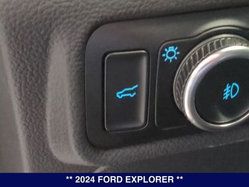 New 2024 Ford Explorer ST-Line w/ Class IV Trailer Tow Package image 16