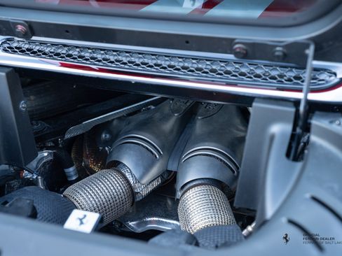 Used 2023 Ferrari 296 GTS RWD image 11