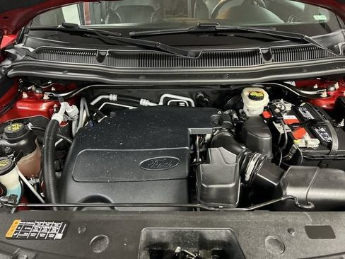 Used 2016 Ford Explorer XLT w/ Equipment Group 202A FWD image 30