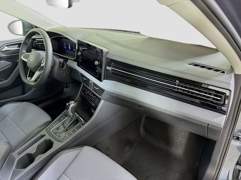 New 2026 Volkswagen Jetta SE FWD image 28