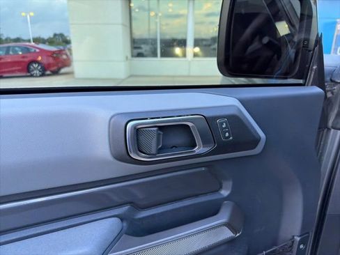 Used 2023 Ford Bronco Black Diamond w/ Sasquatch Package AWD/4WD image 7