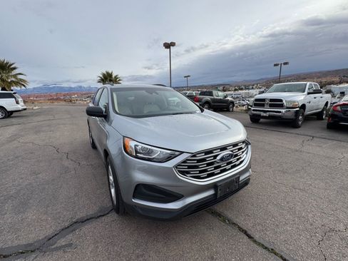 Used 2020 Ford Edge SE image 7