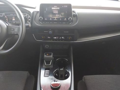Used 2023 Nissan Rogue SV image 11