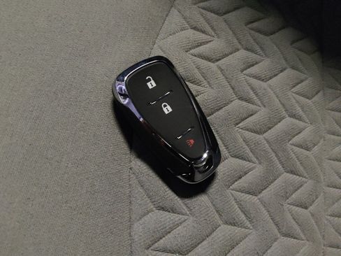 Used 2023 Chevrolet Equinox LS FWD image 32