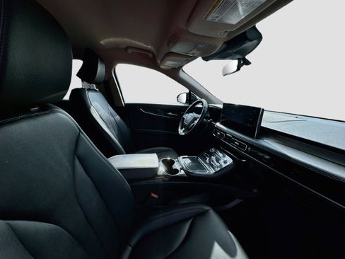 Used 2023 Lincoln Nautilus AWD image 30