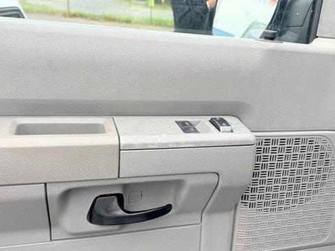 Used 2013 Ford E-350 and Econoline 350 Super Duty w/ Commercial Cargo Van Pkg RWD image 18