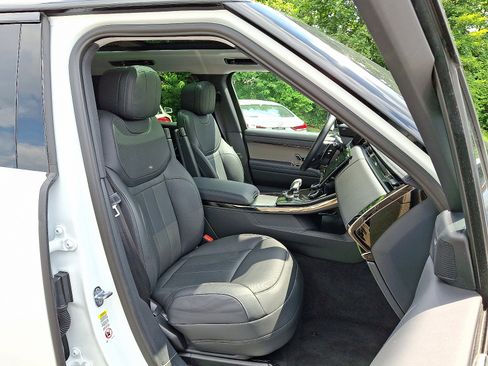 Certified 2023 Land Rover Range Rover Sport SE image 3