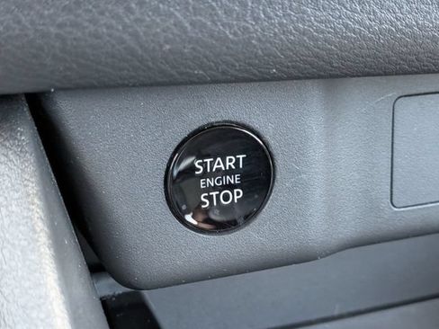 Used 2025 Nissan Rogue SV FWD image 26
