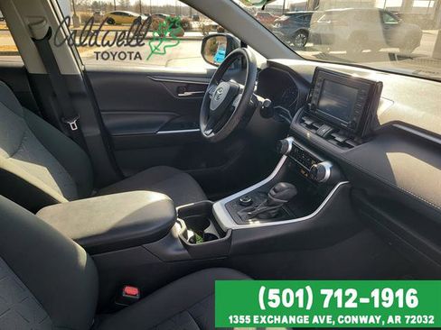 Used 2021 Toyota RAV4 XLE w/ Convenience Package image 29