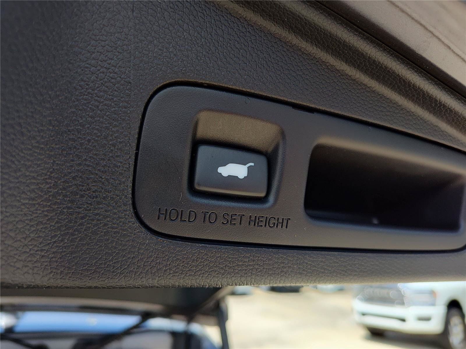 Used 2020 Honda CR-V Touring image 8