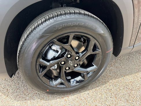 New 2026 Chevrolet Trax LT w/ Driver Confidence Package FWD image 29
