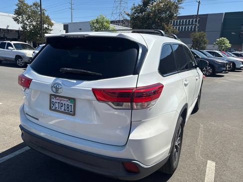Used 2018 Toyota Highlander LE FWD image 7