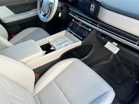 Used 2025 Hyundai Santa Fe SEL image 18