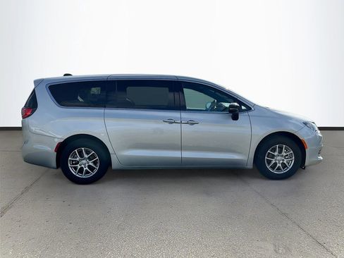 New 2026 Chrysler Voyager LX FWD image 8