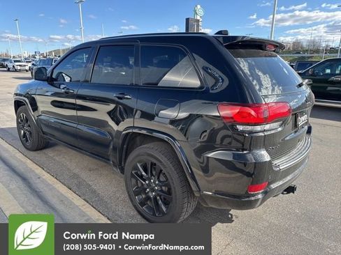 Used 2019 Jeep Grand Cherokee Altitude image 4