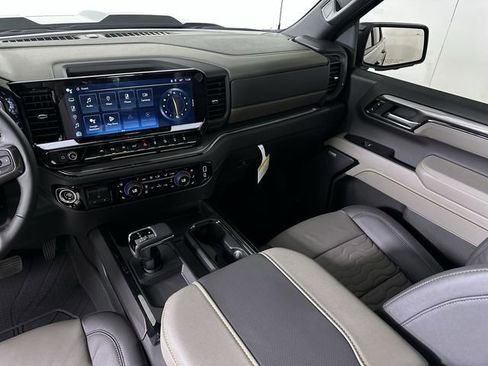 New 2026 Chevrolet Silverado 1500 ZR2 image 36