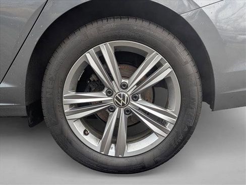 Used 2024 Volkswagen Jetta SE image 25