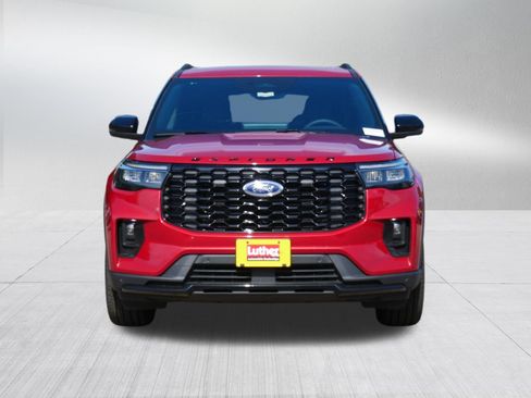 Used 2026 Ford Explorer ST-Line w/ ST-Line Street Pack AWD/4WD image 2