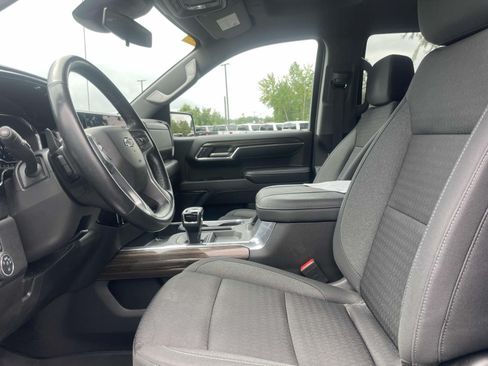 Used 2023 Chevrolet Silverado 1500 LT Trail Boss w/ LPO, Dark Essentials Package AWD/4WD image 14