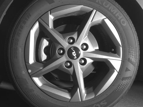 Used 2025 Kia K4 FWD image 11