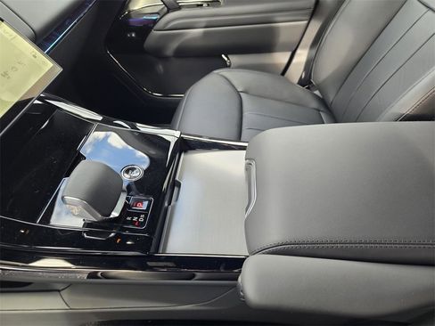 New 2026 Land Rover Range Rover Sport SE image 13
