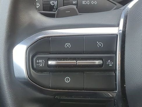 Used 2024 GMC Acadia Elevation image 32