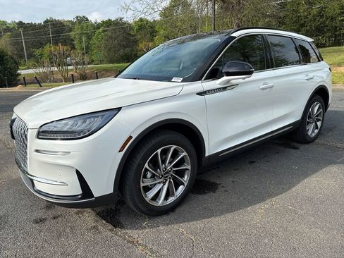 New 2026 Lincoln Corsair Premiere image 3