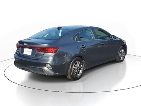 Used 2023 Kia Forte LXS w/ LXS Technology Package FWD image 4