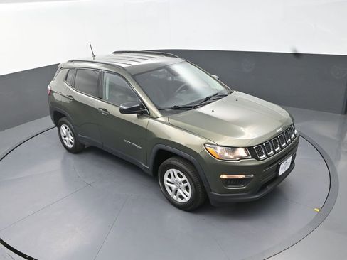 Used 2018 Jeep Compass Sport AWD/4WD image 13