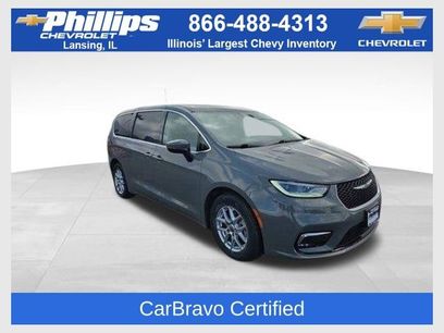 Used 2023 Chrysler Pacifica Touring-L