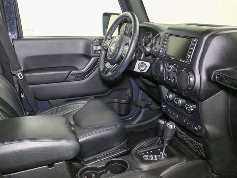 Used 2017 Jeep Wrangler Unlimited Sahara AWD/4WD image 21