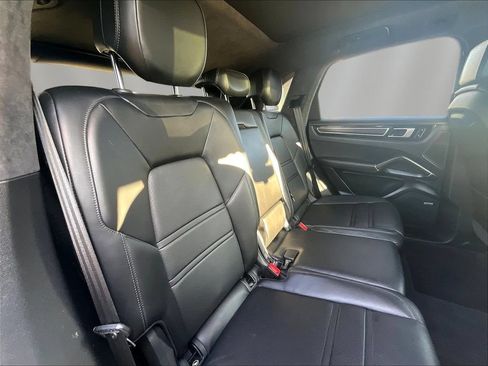Used 2021 Porsche Cayenne GTS AWD/4WD image 25