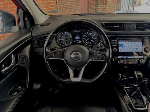 Used 2018 Nissan Rogue Sport SL AWD/4WD image 15