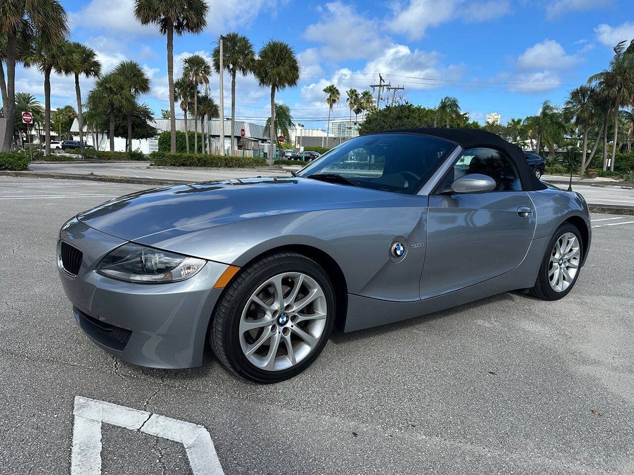 Used 2006 BMW Z4 3.0i RWD image 3