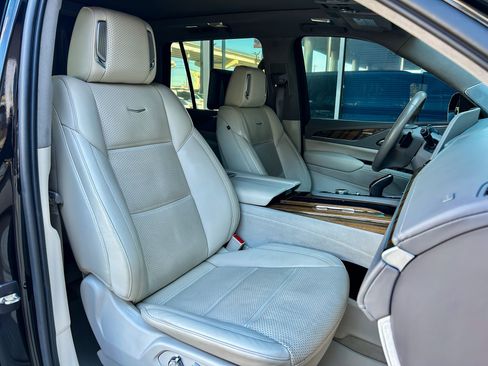 Used 2021 Cadillac Escalade Sport Platinum image 28