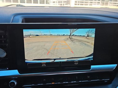 Used 2025 GMC Sierra 1500 SLT image 14