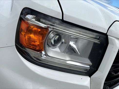 Used 2022 GMC Canyon Elevation AWD/4WD image 27