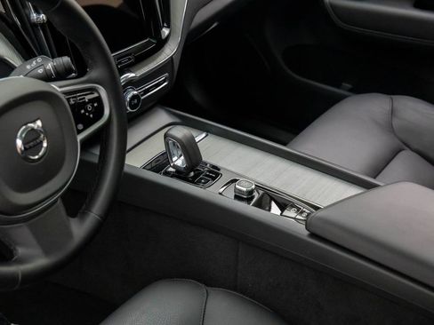 Used 2025 Volvo XC60 B5 Plus image 11