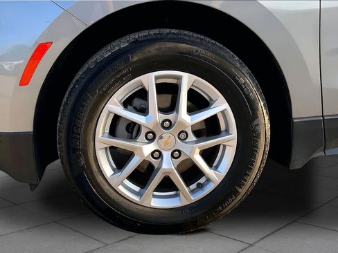 Used 2023 Chevrolet Equinox LT FWD image 11