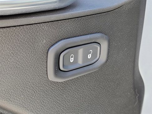 Used 2024 Jeep Wrangler Sport S image 19